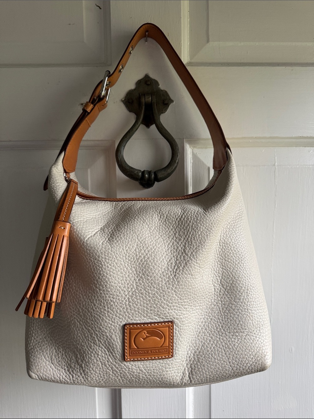 Dooney & Bourke Paige Sac Sierra White Pebbled Leather Hobo Bag with Tan Trim